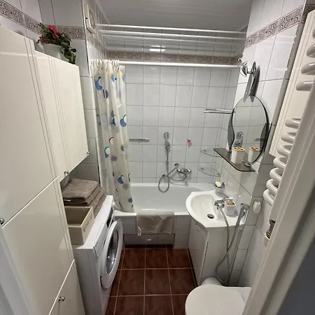 아파트 Kawalerka Kinowa 바르샤바